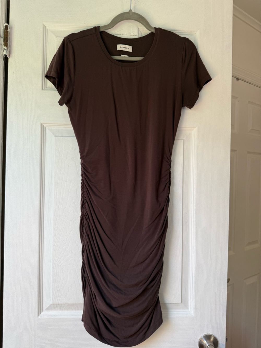 Aritzia Babaton Brown Ruched Short Sleeve Dress Size Medium